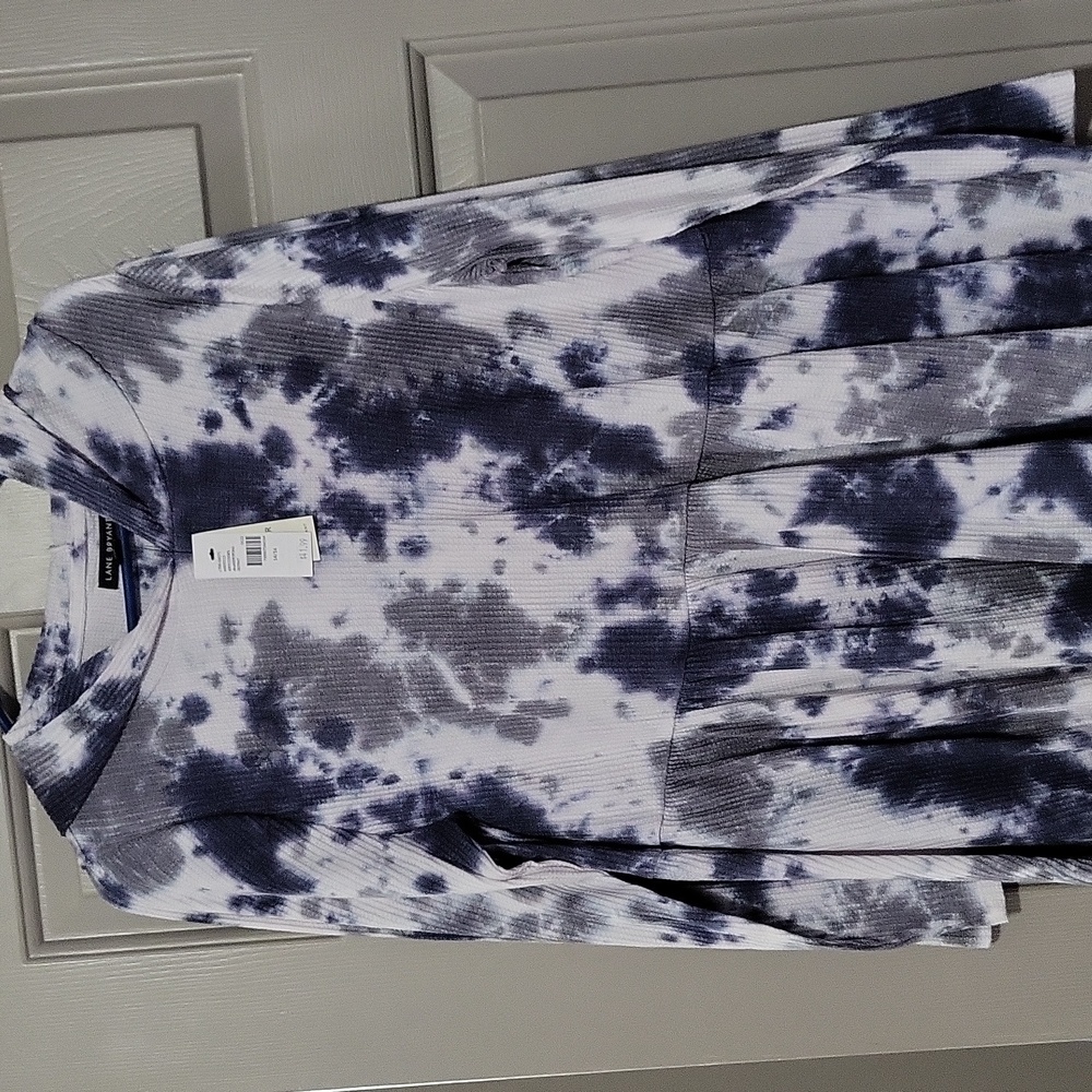 Ladies top - Picture 1 of 3